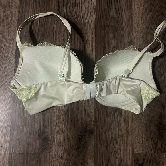 NWOT Victoria secret push up bra with new matching thong - Picture 5 of 7